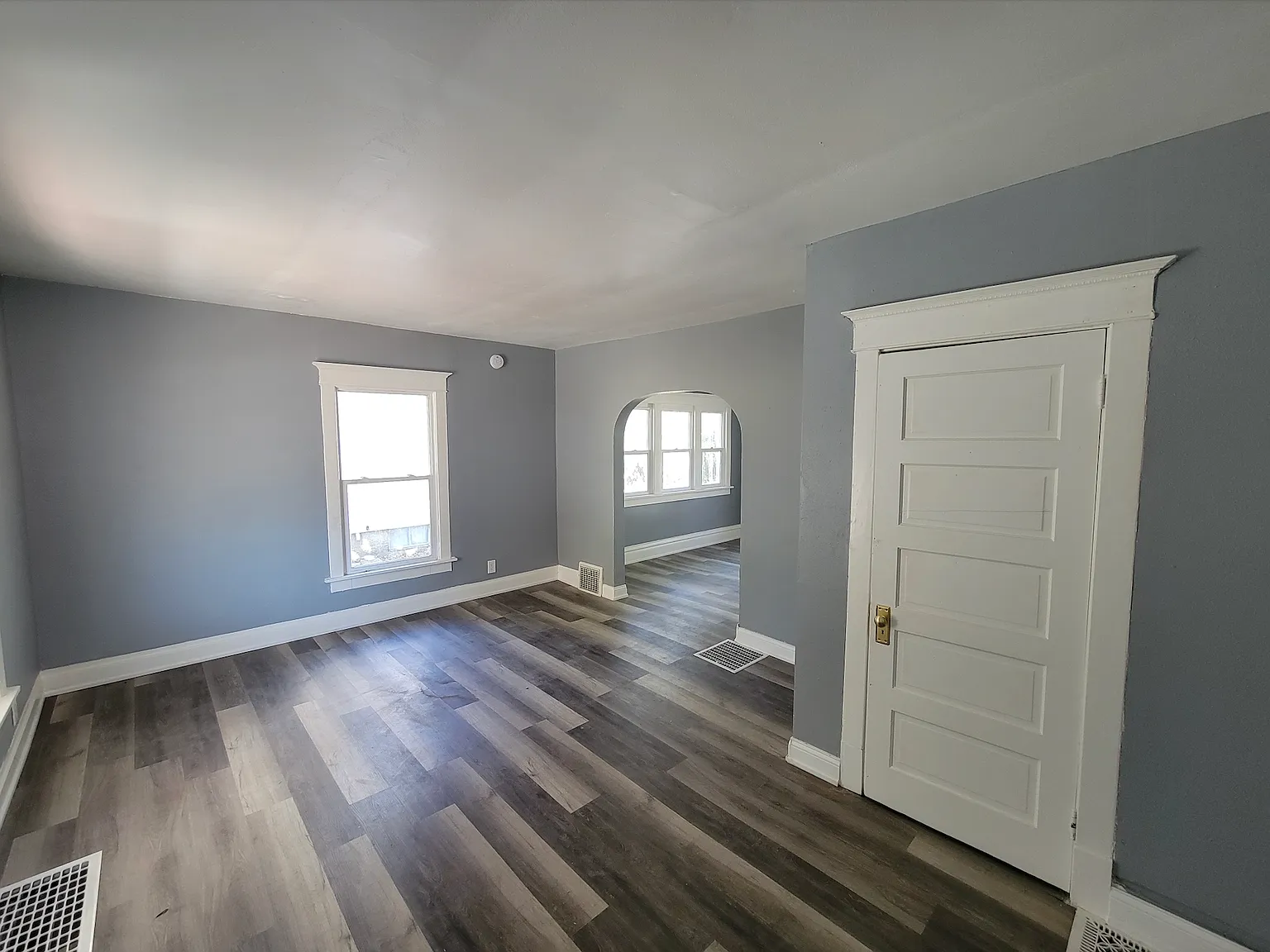 4 bed, 1144 sqft, $1,200 — Photo 2