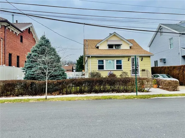 311 Husson St, Staten Island, NY 10306