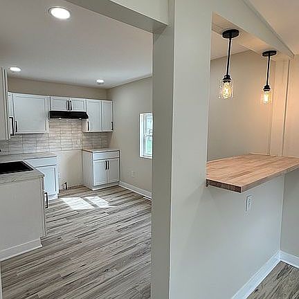 5th image of 310 Rice St