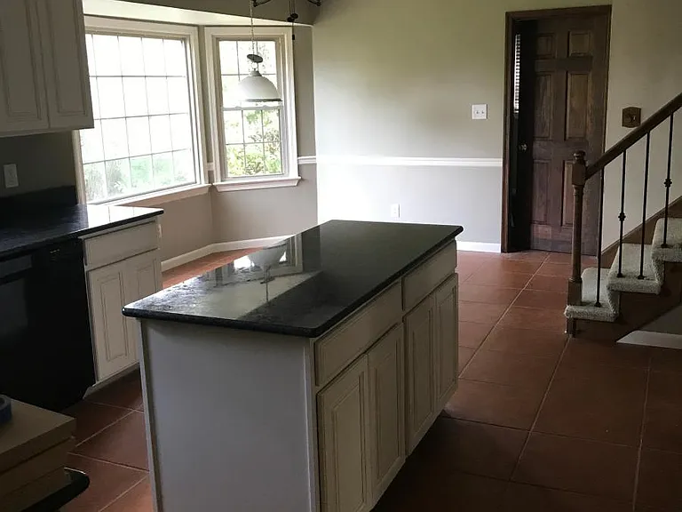 1437 Lake James Dr — Photo 15