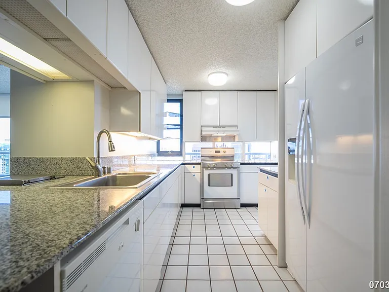 1212 Nuuanu Ave #3903 — Photo 15