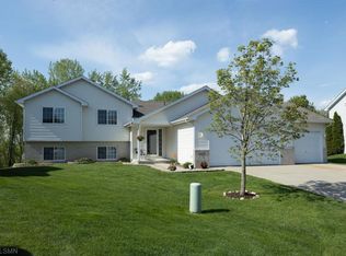 18421 Everest Cir, Farmington, MN 55024