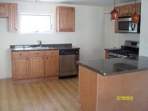 4th image of 302 Jamestown St