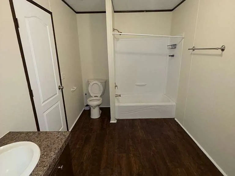 Master Bedroom Bathroom