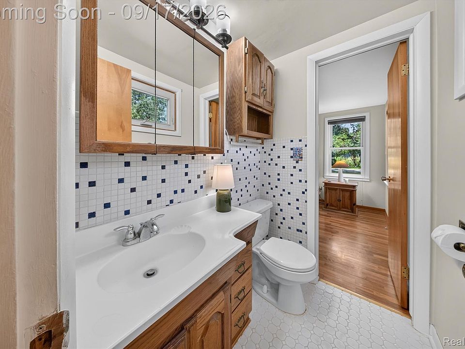 807 S Oak St, photo 25