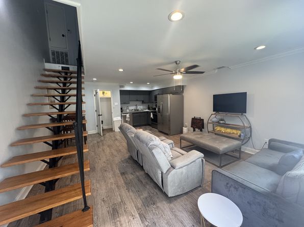 2413 Houma Blvd APT A