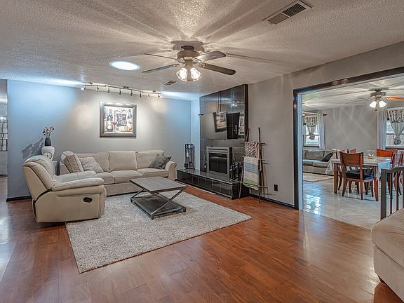 4th image of 4503 Cimmaron Ave