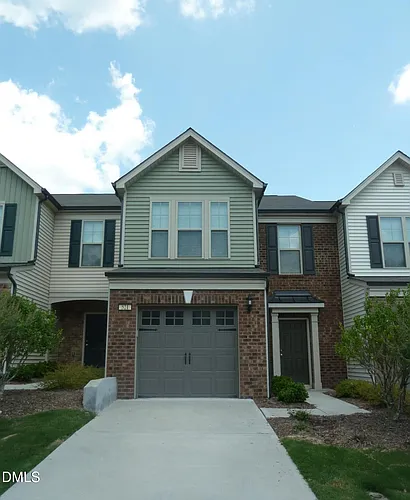 521 Denhoff Dr Photo 1