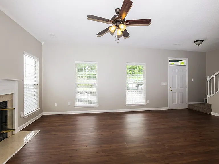 10415 Battle Ct — Photo 4