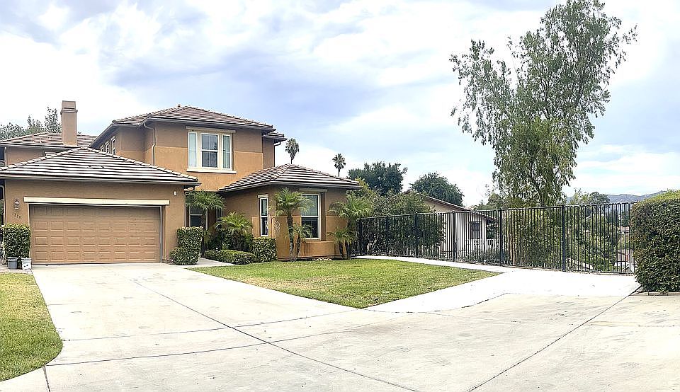 2nd image of 1298 Hagen Oakes Ct