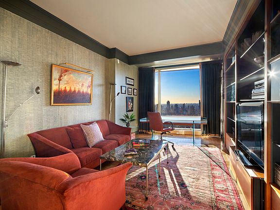 4th image of 1 Central Park N APT 46A