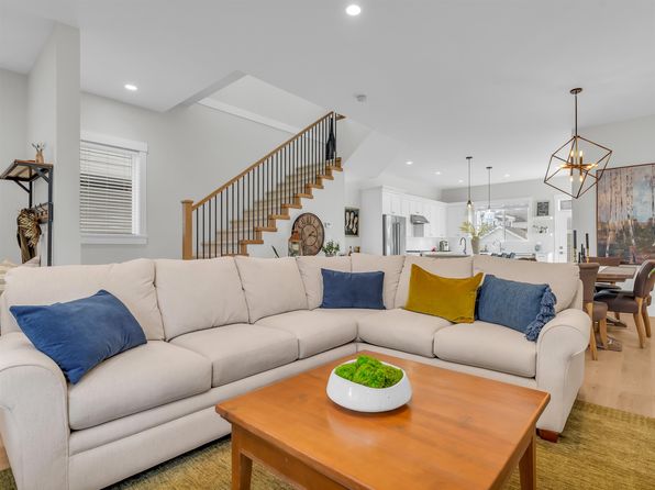 2187 168th St, Surrey, BC V3Z 0M3