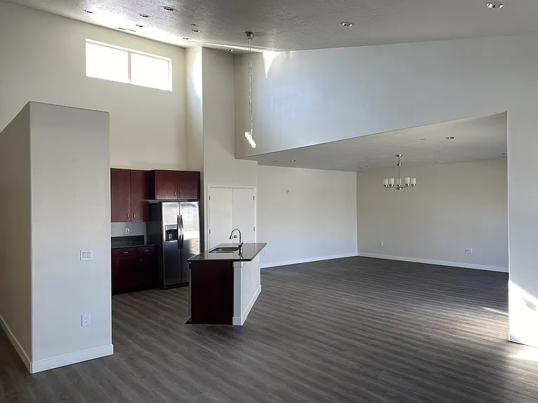 Axis at 739 Apartments — Photo 16