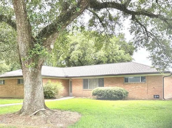 800 E F St, Rayne, LA 70578