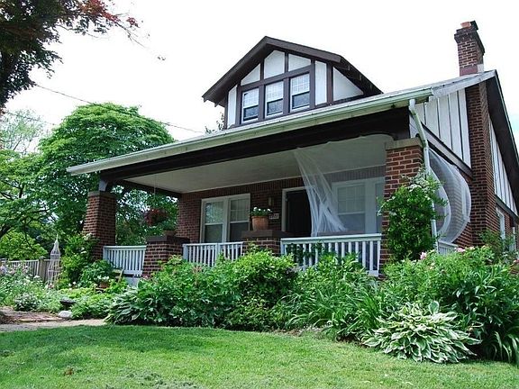 Craftsman Bungalow Circa 1928