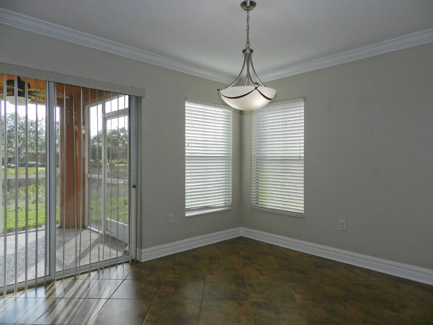 Quality Townhome In Convenient Location! — Photo 4