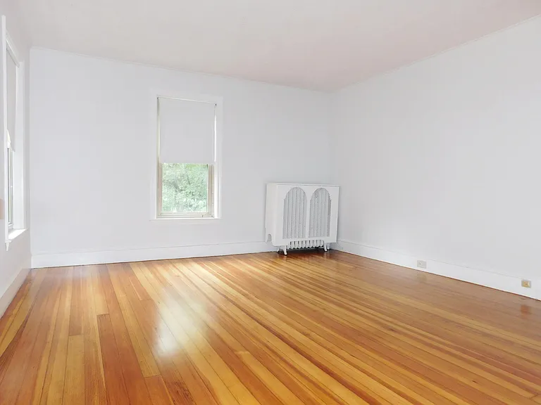 31 Cedar St #2 — Photo 9