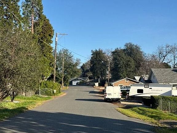 4th image of 5093 Chico St