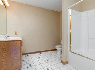 9243 Waymond Ave APT 8, Highland, IN 46322