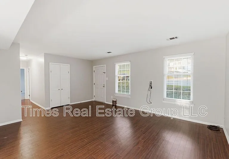 136 Brookfield Ct — Photo 14