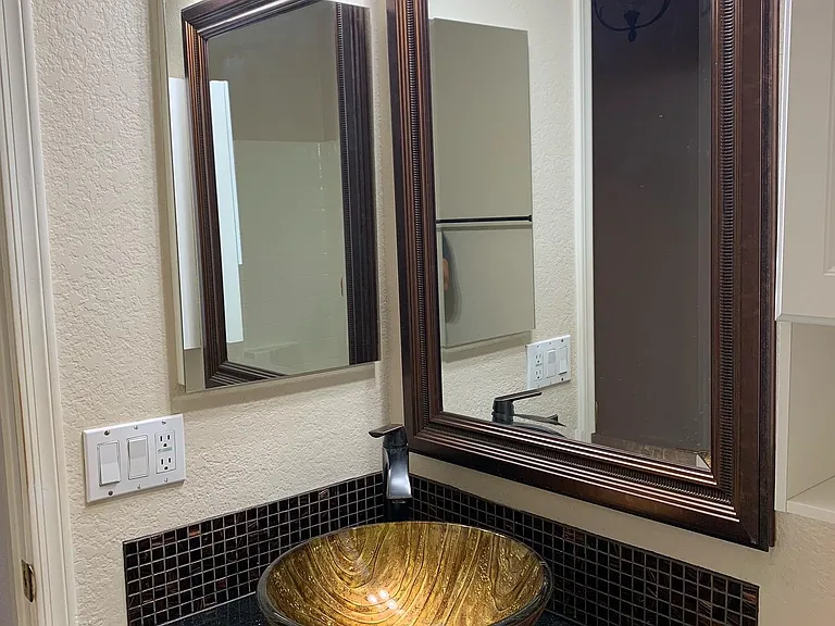Basin sink & custom mirror.