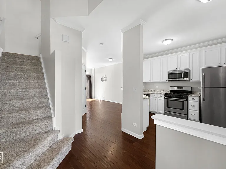 1353 Longchamps Ct — Photo 7