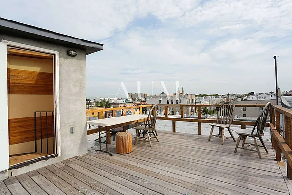 Rented by Zone Corp | media 7