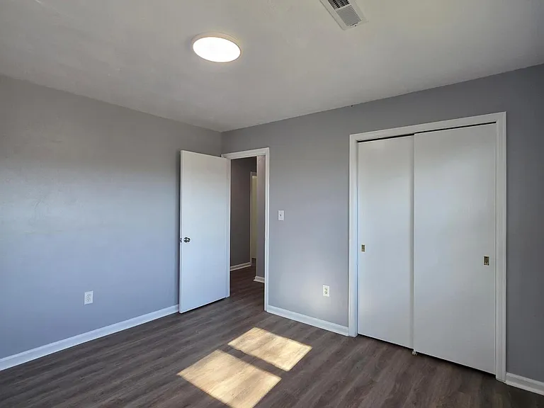 2802 Vinyard Ave NE #2 — Photo 8
