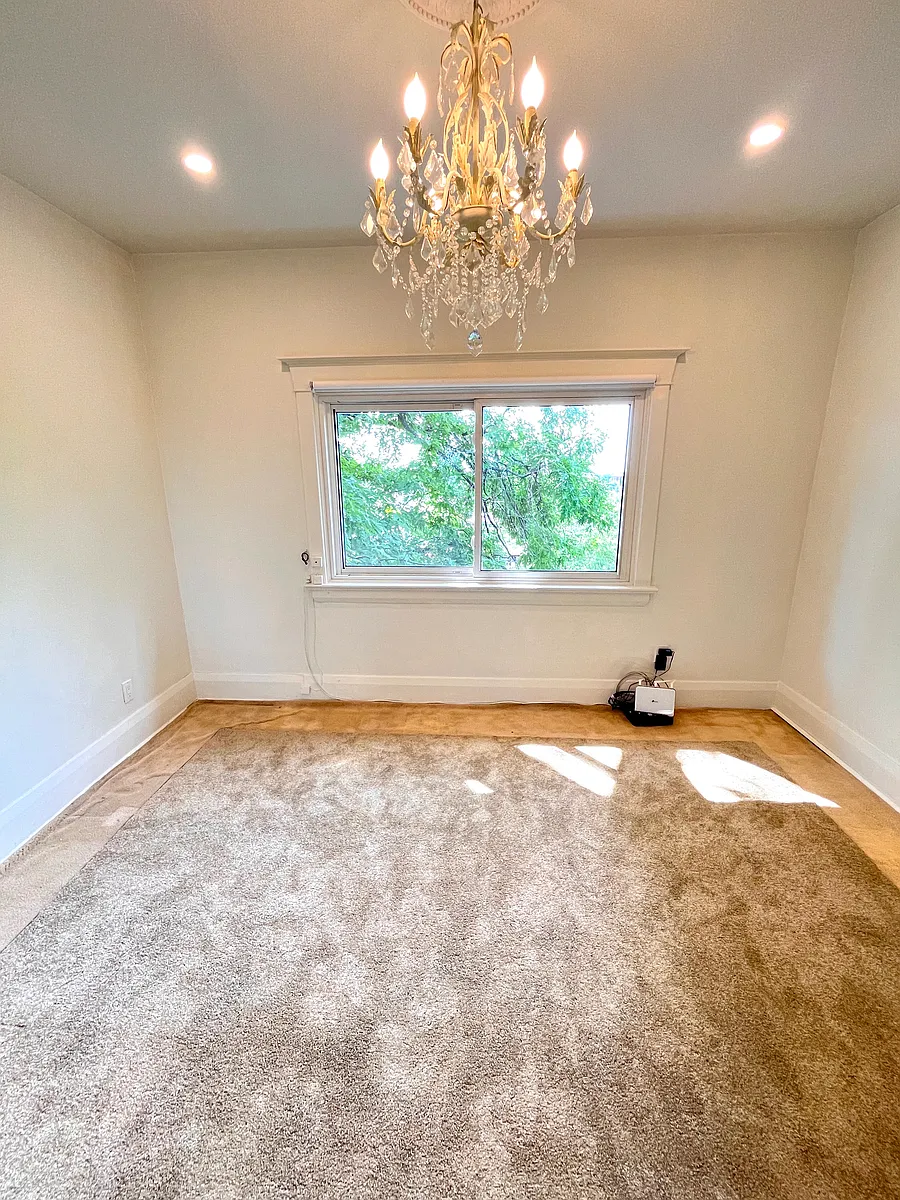 chandeliers and pot lights on dimmers in every room - 1408 Davenport Rd