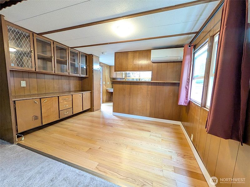 5th image of 7614 NE Bothell Way #17