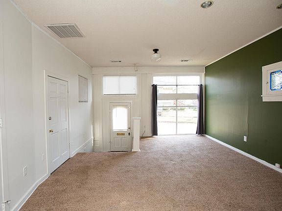 5th image of 4510 Lee Ave