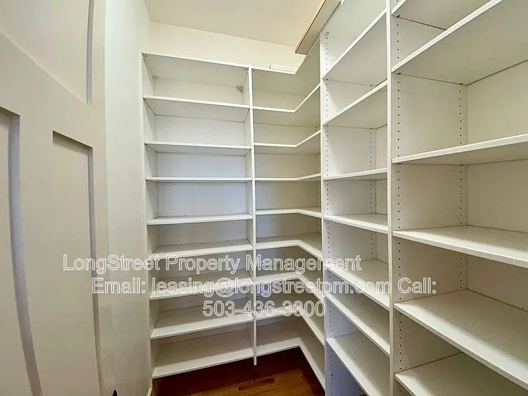 550 NW Alpine Ter — Photo 46