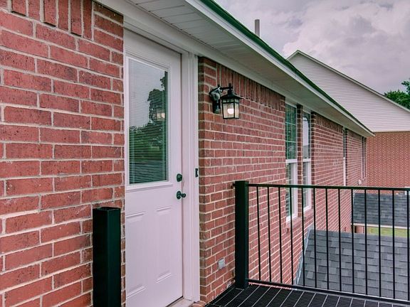 3rd image of 2 Fernwood Dr #D