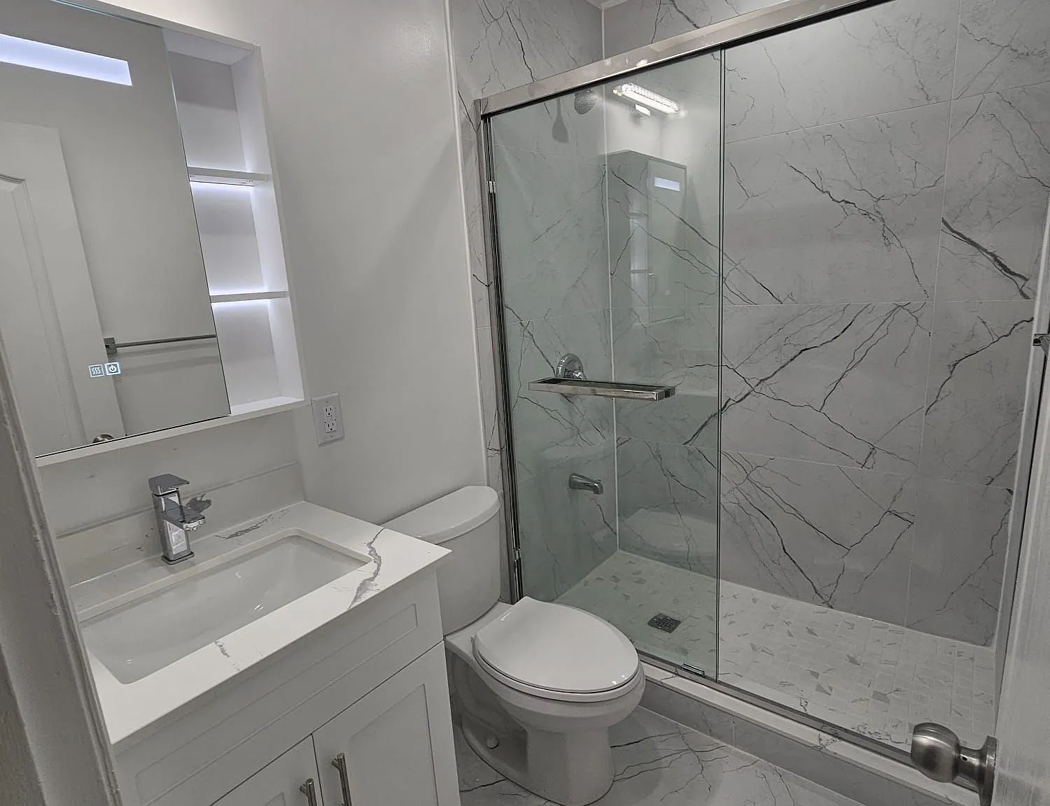 4 bed, $3,700 — Photo 2