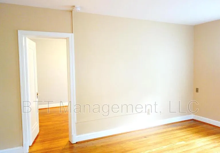 8409 Greenwood Ave #1 — Photo 9