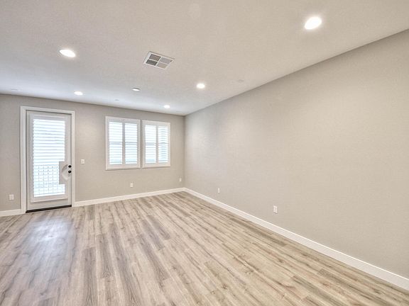 5th image of 17371 Depot St.