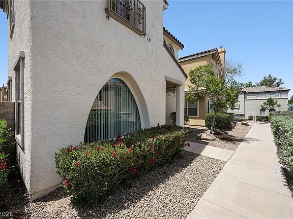 2nd image of 1064 Sonora Hill Ct