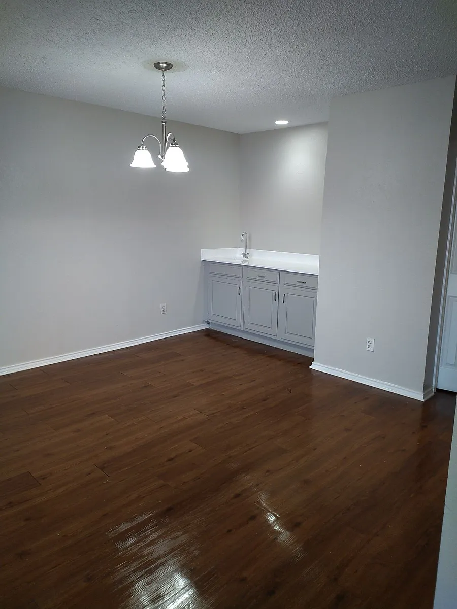 DINNING AREA W BAR - 3602 N Bicentennial Blvd #27