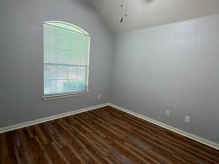 2408 Monroe Dr — Photo 11