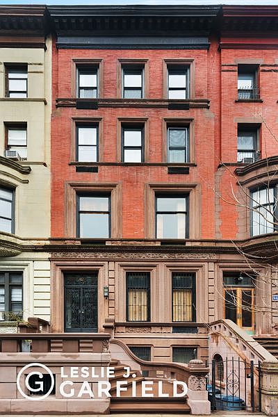 1st image of 42 W 70th St