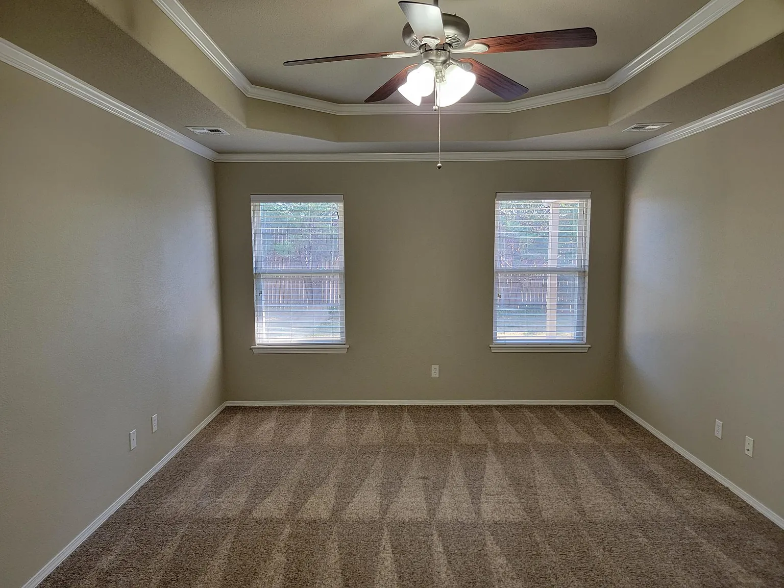 3 bed, 1816 sqft, $1,825 — Photo 3