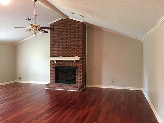 2nd image of 1193 Oxford Pl