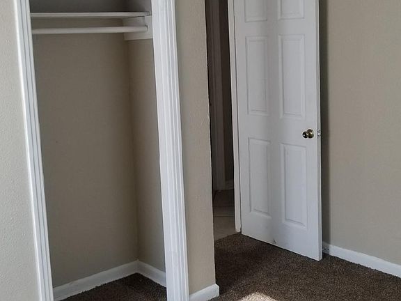 4th image of 114 Idell Ave