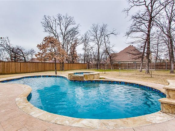 4th image of 103 Bent Oak Dr