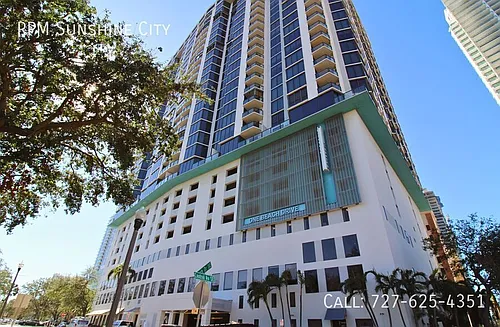 1 Beach Dr SE Photo 1