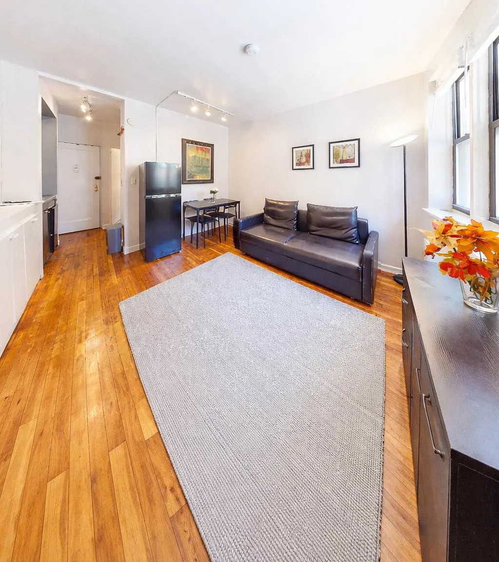 448 East 87th Street — Photo 4