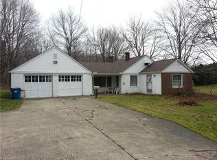 9363 Sharrott Rd, Youngstown, OH 44514