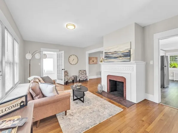 853 Armory St, Springfield, MA 01107