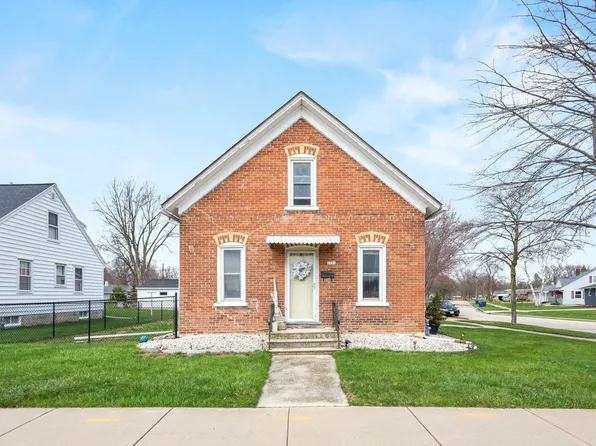 1121 George St, De Pere, WI 54115