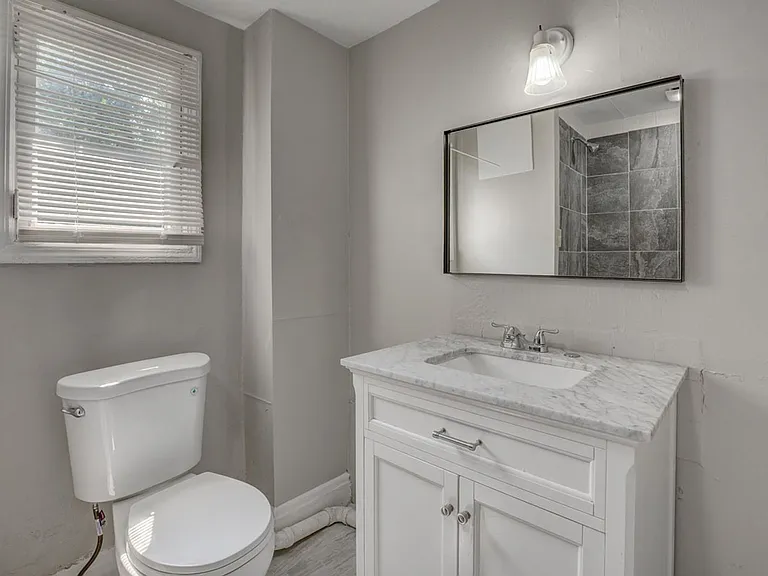 4338 Vine St #2 — Photo 10